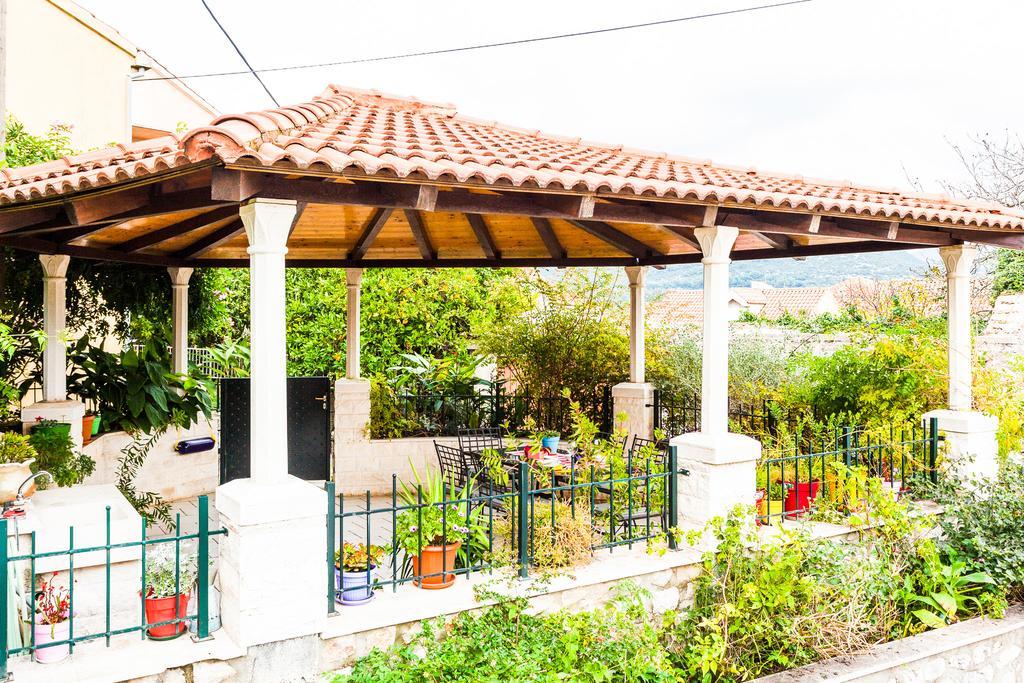 Holiday Home Villa Pindo Ston Bagian luar foto