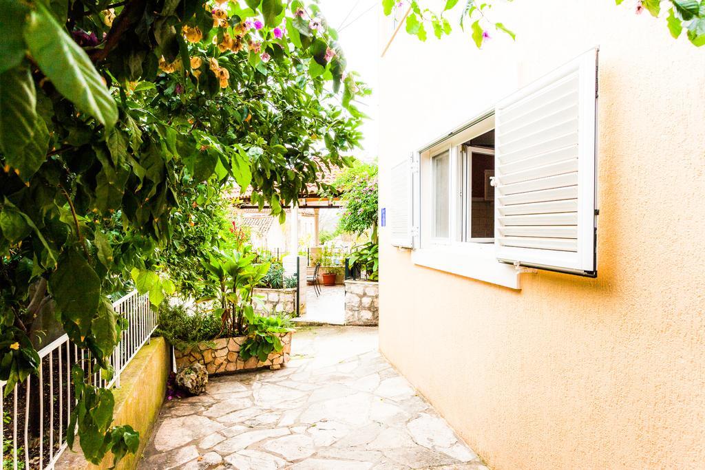 Holiday Home Villa Pindo Ston Bagian luar foto